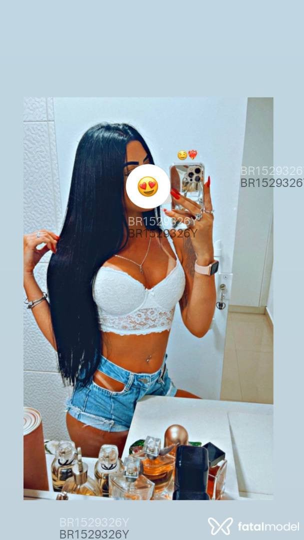Acompanhante mulher morena (o) de olhos castanhos em Macaé - Nicole