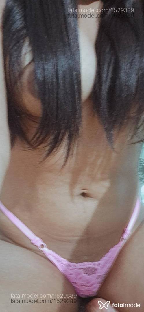 Acompanhante mulher morena (o) de olhos pretos - Priscilla