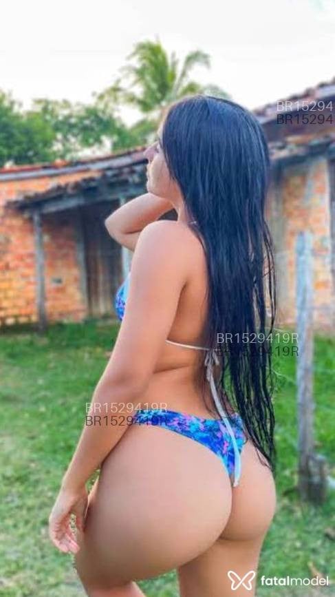 Acompanhante mulher com cabelo castanho de olhos castanhos em Porto Belo Acompanhante mulher com cabelo castanho de olhos castanhos em Porto Belo - Pâmela