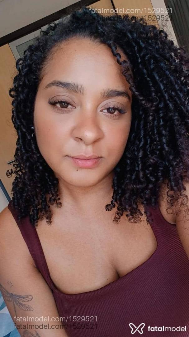 Acompanhante mulher morena (o) de olhos pretos em Cachoeiro de Itapemirim - ÍSIS ALMEIDA