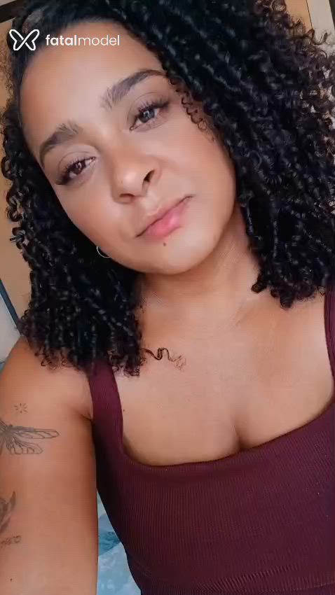 Acompanhante mulher morena (o) de olhos pretos - ÍSIS ALMEIDA