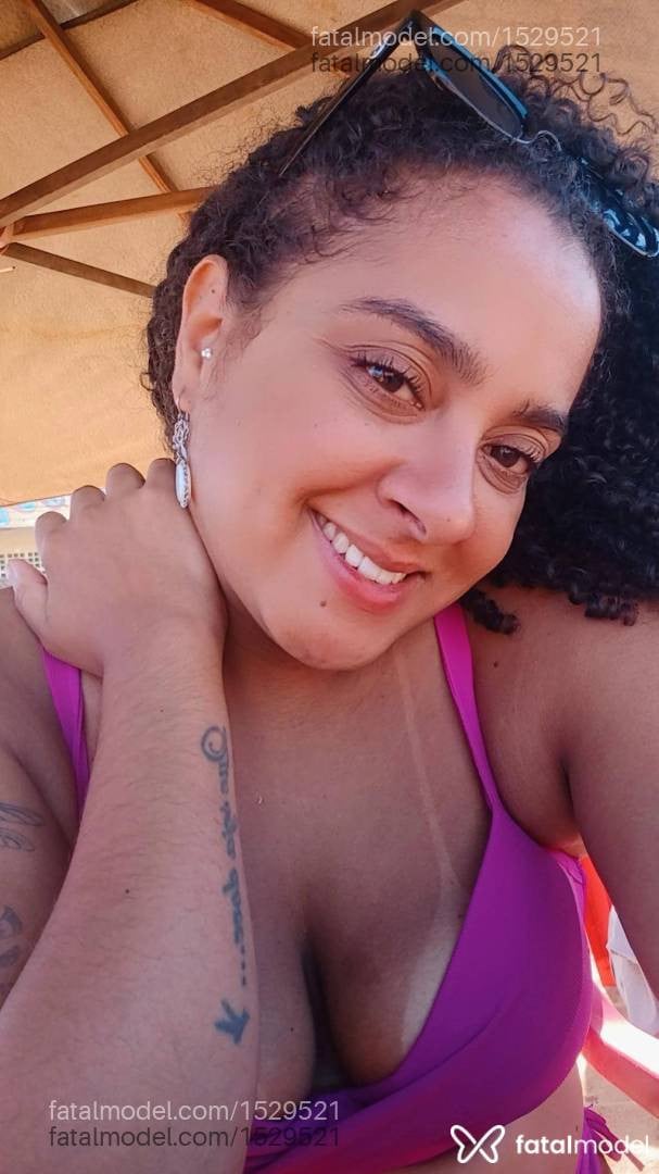 Acompanhante mulher morena (o) de olhos pretos - ÍSIS ALMEIDA