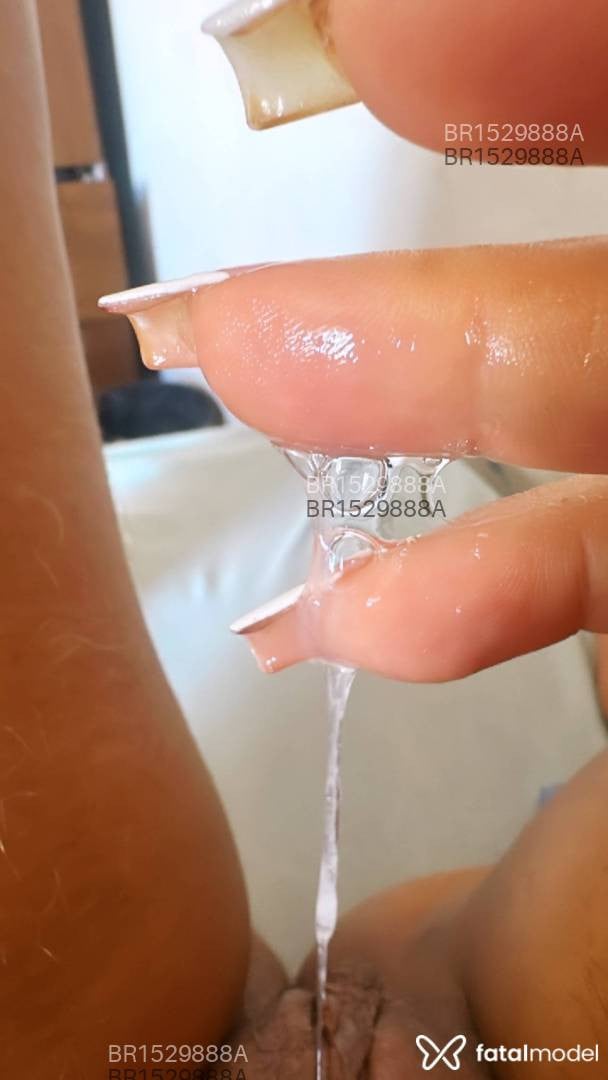 Acompanhante mulher morena (o) de olhos castanhos - Crystal Venturini