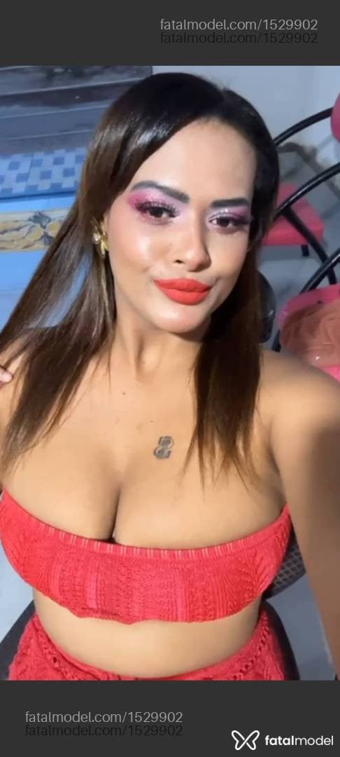 Acompanhante mulher com cabelo castanho de olhos castanhos - Morena Acompanhante mulher com cabelo castanho de olhos castanhos - Morena