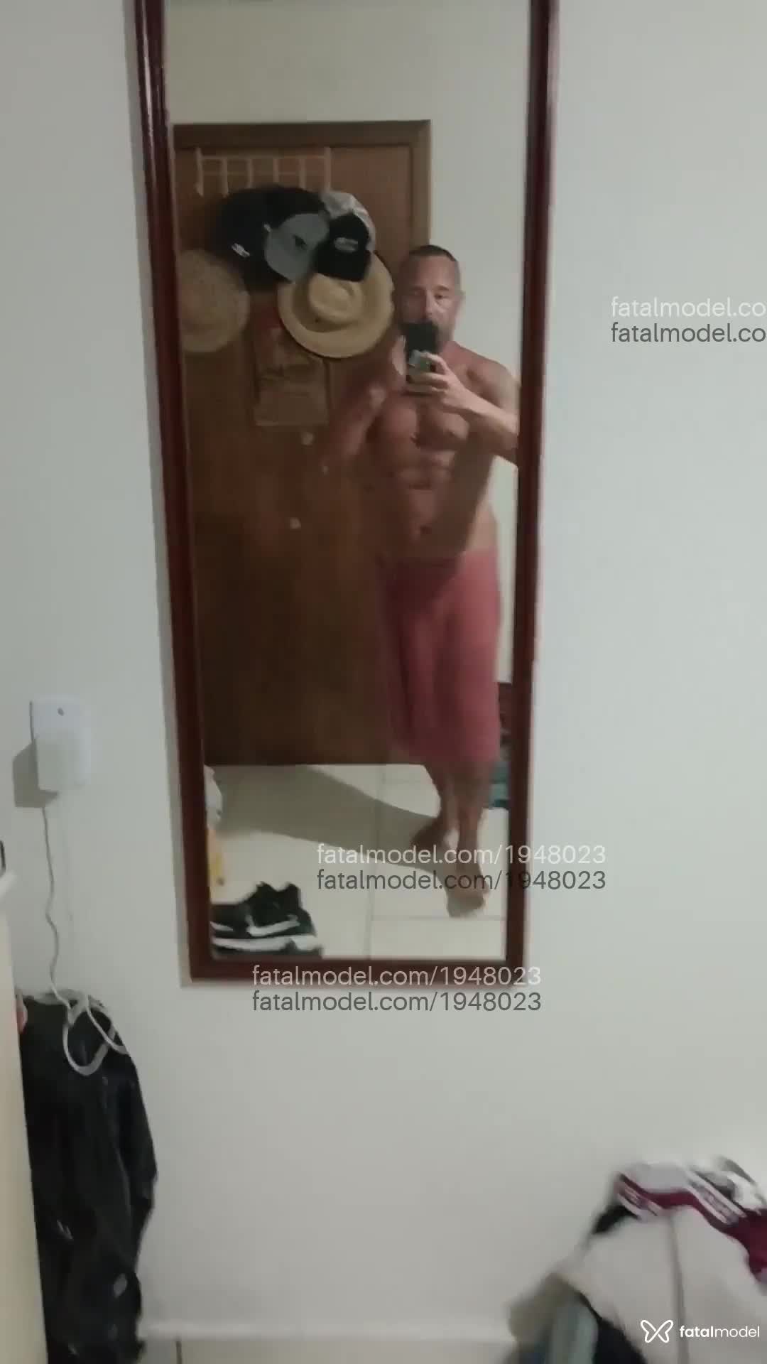 Acompanhante homem com cabelo castanho de olhos castanhos em Balneário Camboriú - Gabriel