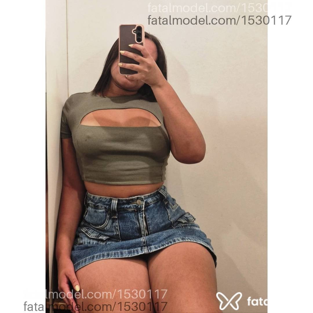 Acompanhante mulher com cabelo castanho de olhos castanhos - Suelen