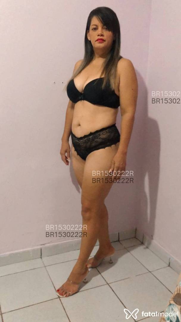 Acompanhante mulher com cabelo castanho de olhos verdes em Porto Velho - Fabiana branquinha