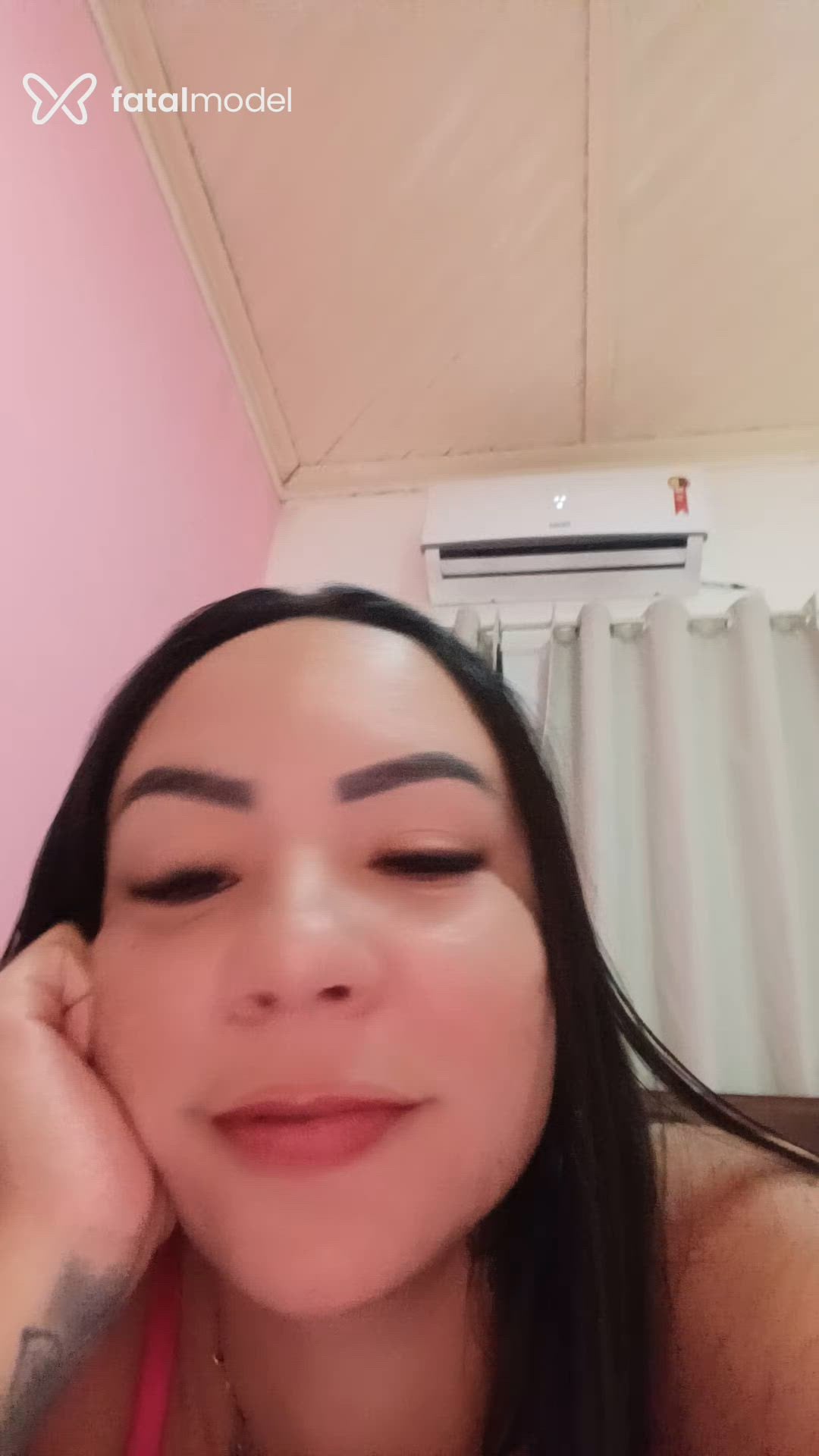 Acompanhante mulher com cabelo castanho de olhos castanhos - Danny Dantas