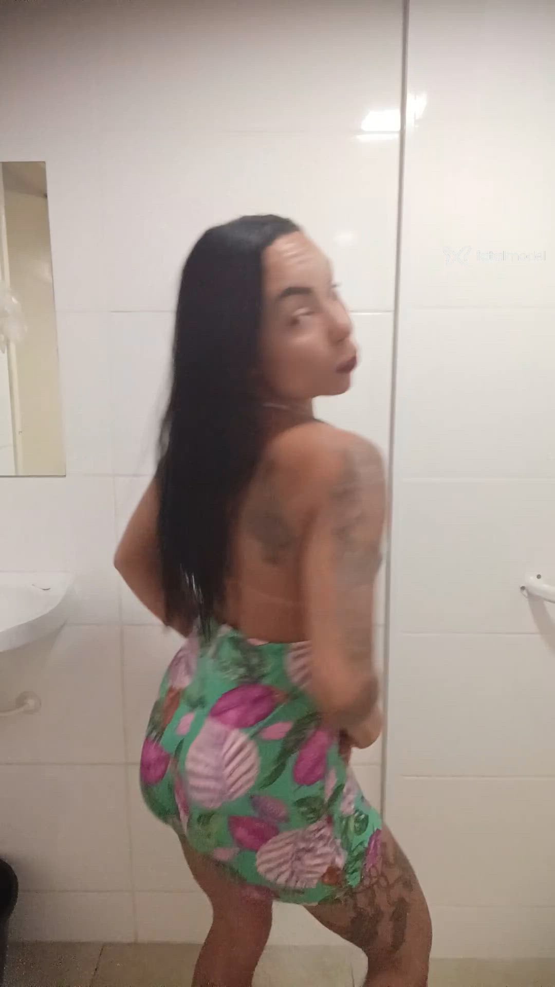 Acompanhante mulher com cabelo castanho de olhos castanhos - Danny Dantas Acompanhante mulher com cabelo castanho de olhos castanhos - Danny Dantas