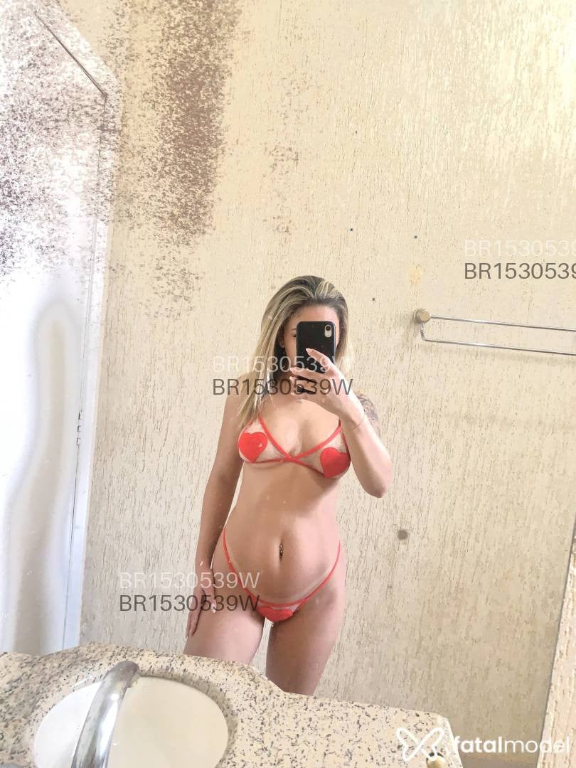 Acompanhante mulher loira (o) de olhos castanhos em Uberaba - Samara
