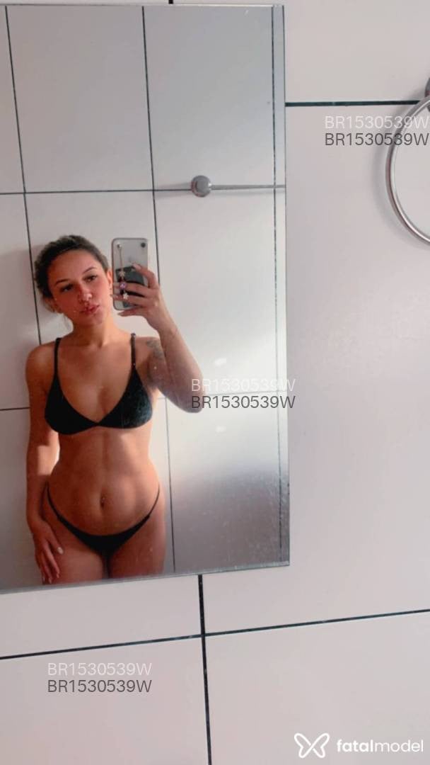 Acompanhante mulher loira (o) de olhos castanhos em Uberaba - Samara
