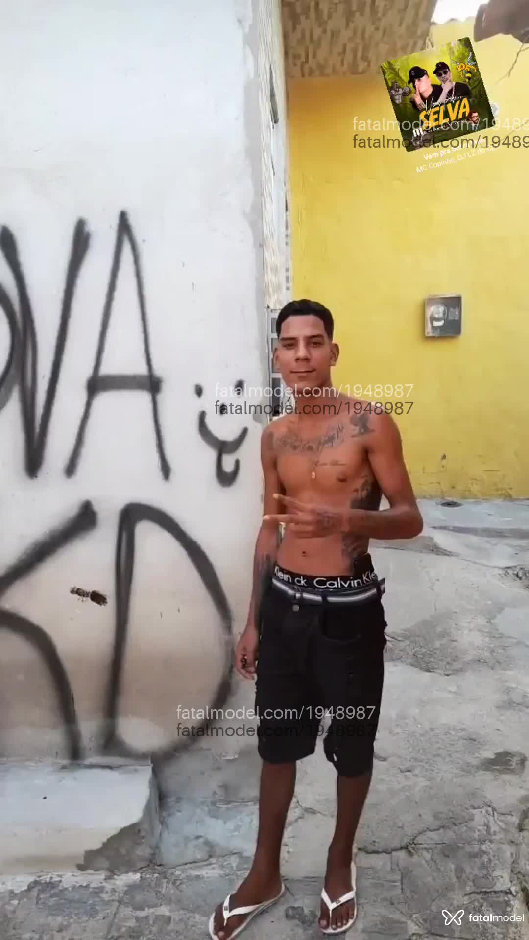 Acompanhante homem morena (o) de olhos pretos em Virtual Acompanhante homem morena (o) de olhos pretos em Virtual - Morenomts