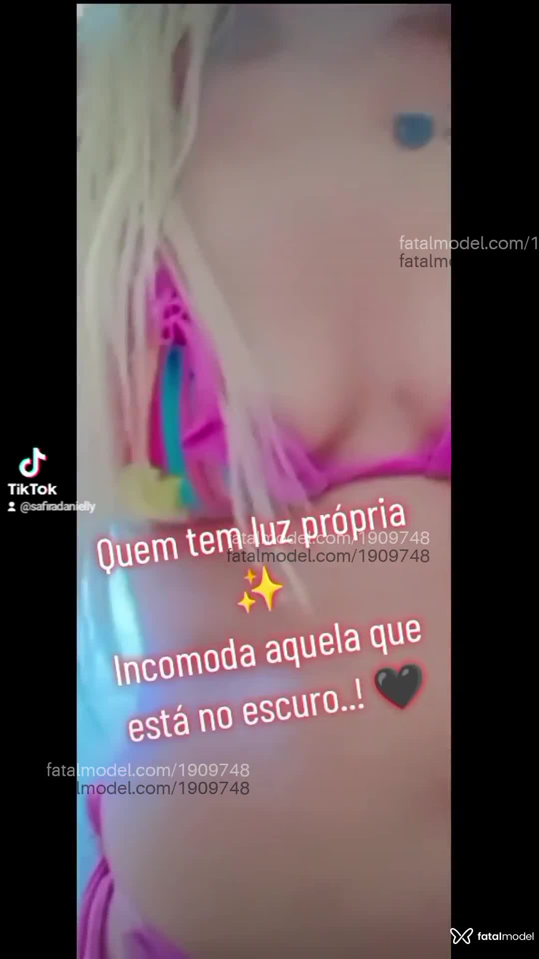Acompanhante mulher loira (o) de olhos mel - Anitta Gutenberg Acompanhante mulher loira (o) de olhos mel - Anitta Gutenberg