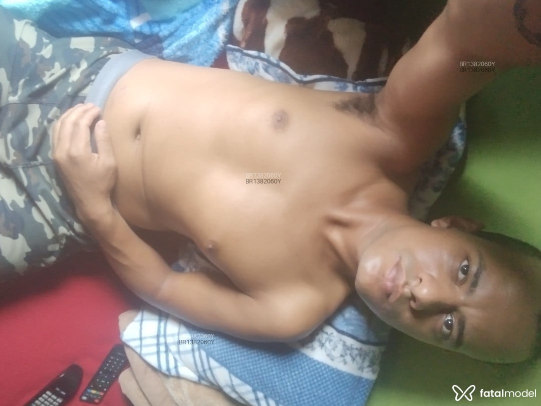 Acompanhante homem morena (o) de olhos castanhos em Três Barras Acompanhante homem morena (o) de olhos castanhos em Três Barras - Dionei