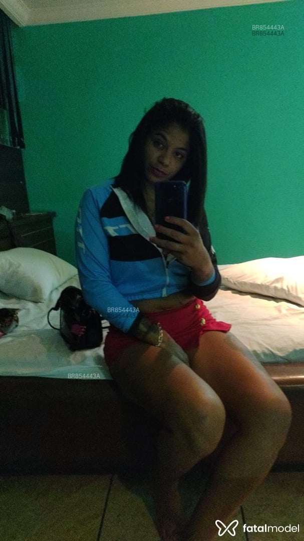 Acompanhante mulher morena (o) de olhos castanhos em Cascavel Acompanhante mulher morena (o) de olhos castanhos em Cascavel - Penélope Black