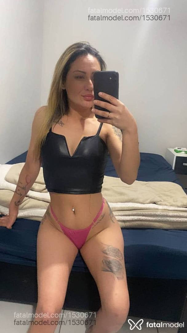 Acompanhante mulher loira (o) de olhos mel - Thays