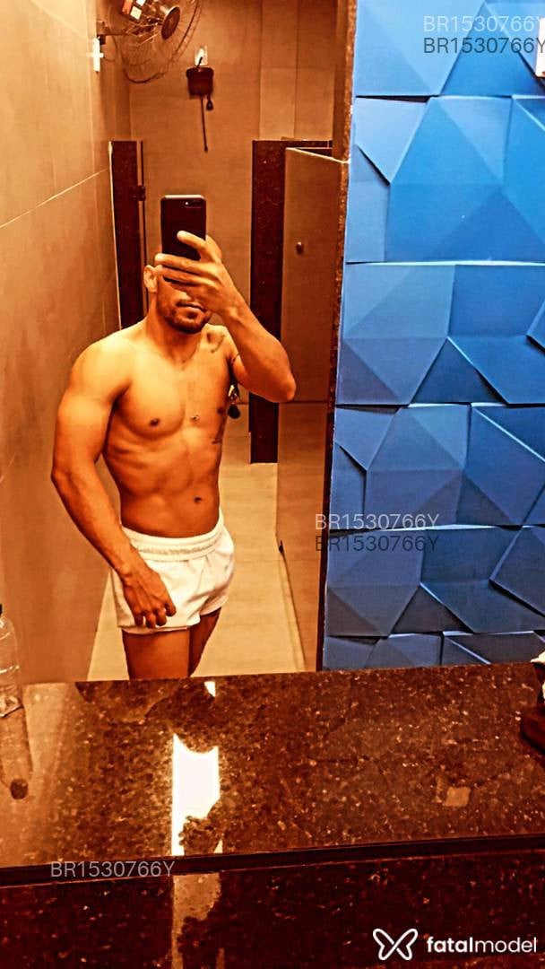 Acompanhante homem morena (o) de olhos castanhos em Goiânia - PAULÃO