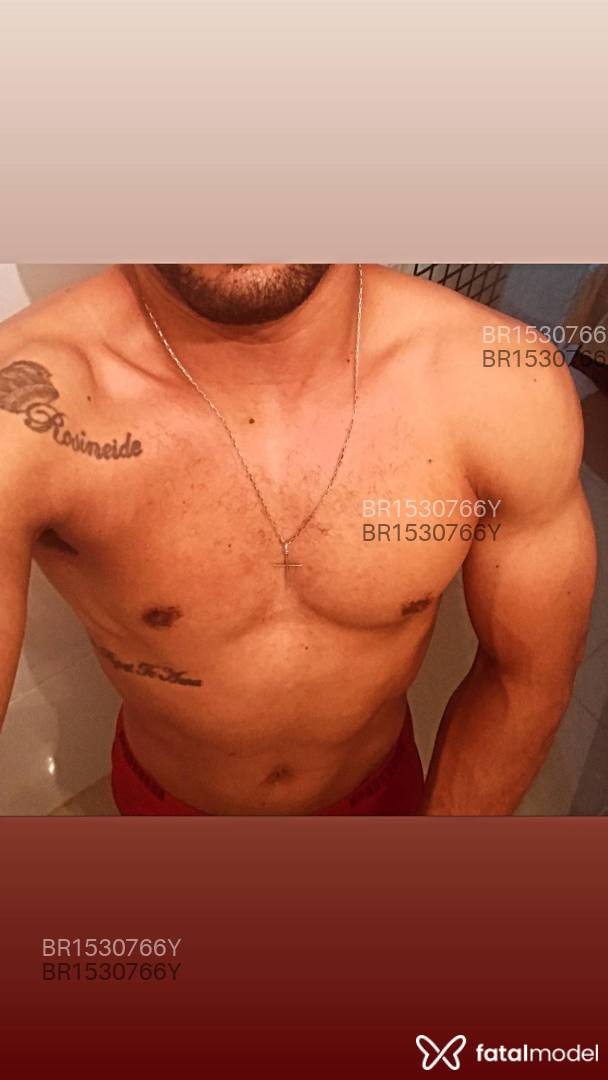 Acompanhante homem morena (o) de olhos castanhos em Goiânia - PAULÃO
