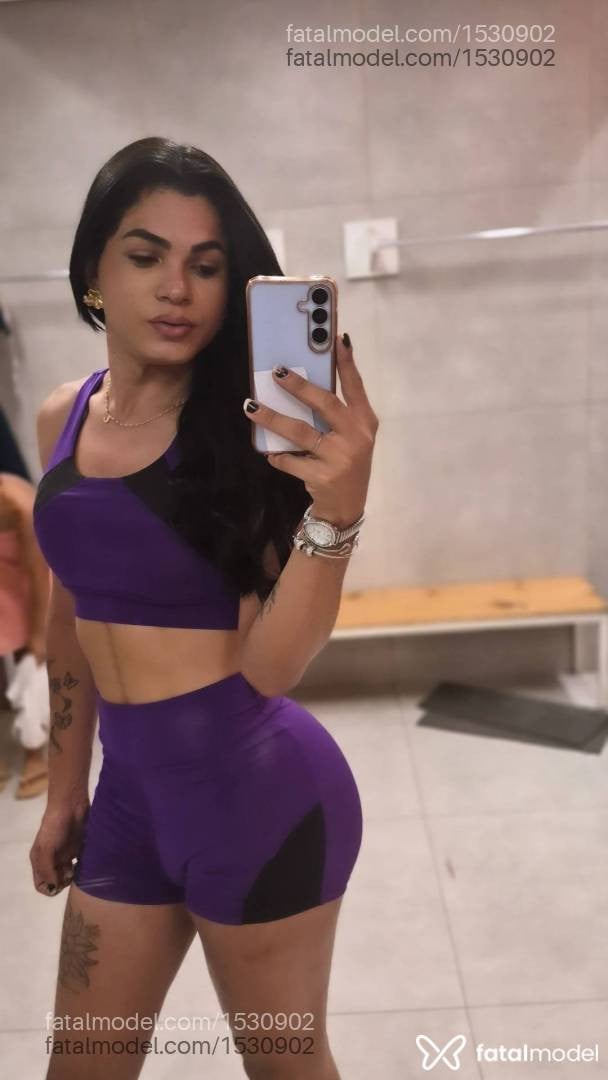 Acompanhante mulher trans morena (o) de olhos castanhos - Lia oliver