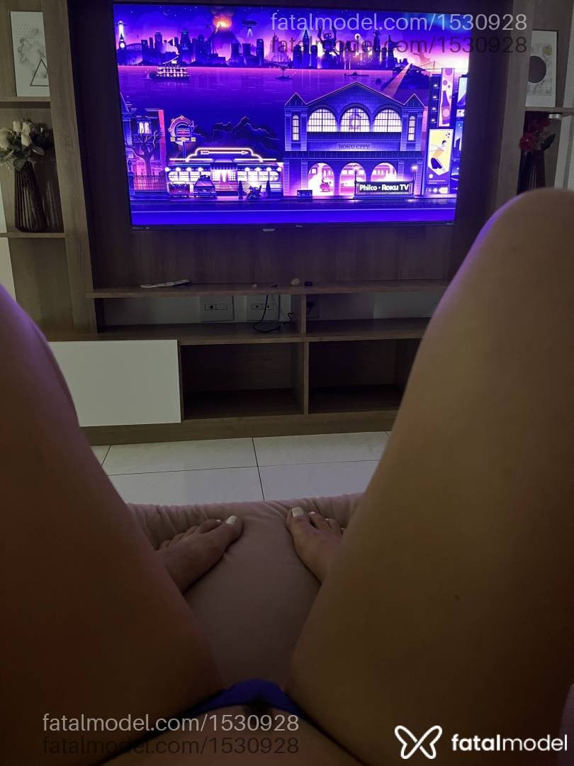 Acompanhante mulher com cabelo castanho de olhos castanhos - Mel