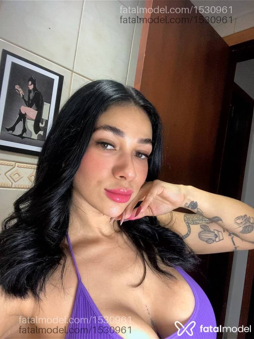 Acompanhante mulher morena (o) de olhos castanhos - Khalifa