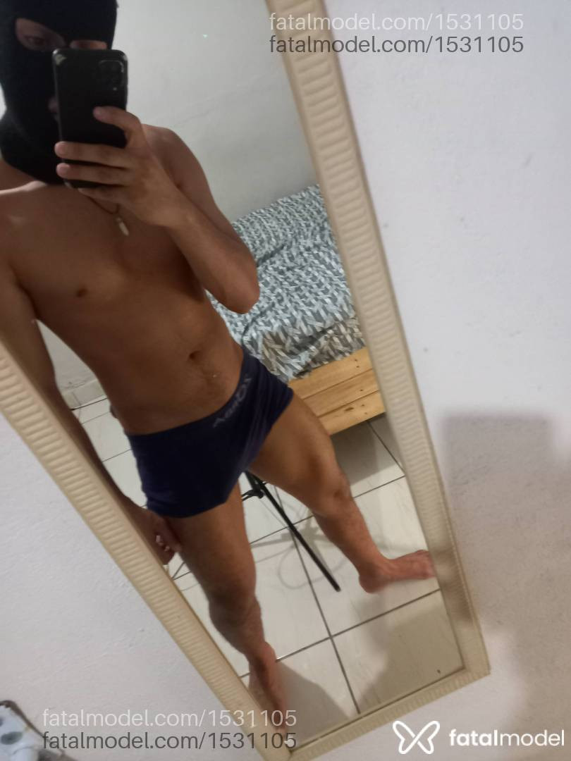 Acompanhante homem com cabelo castanho de olhos castanhos - Gabriel vaper Acompanhante homem com cabelo castanho de olhos castanhos - Gabriel vaper