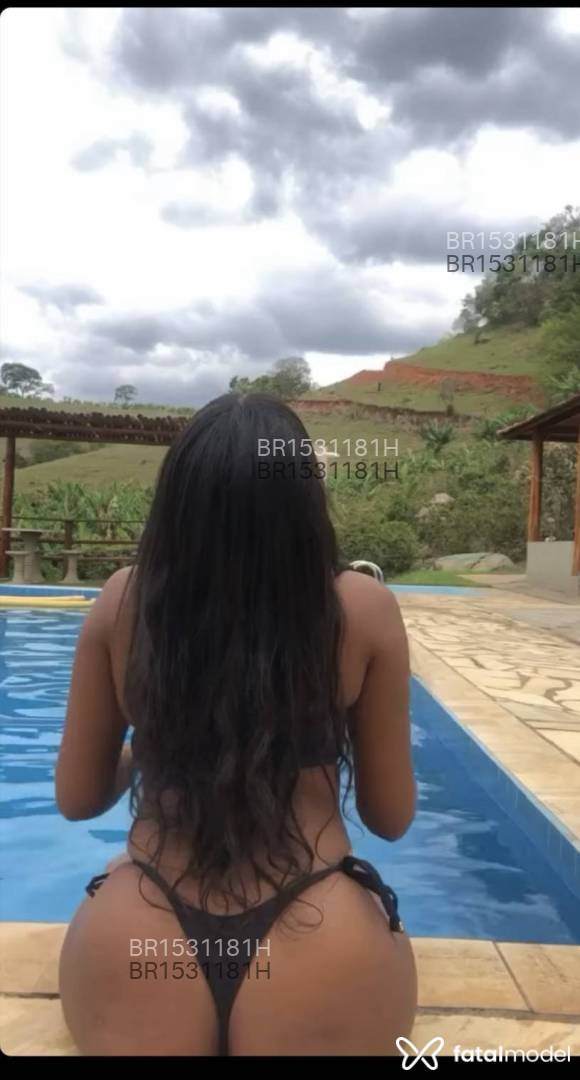 Acompanhante mulher morena (o) de olhos castanhos em Macaé - Helen Garcia