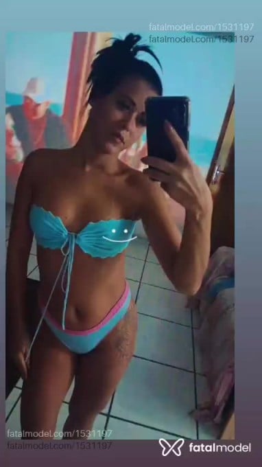 Acompanhante mulher com cabelo castanho de olhos castanhos - Agatha Morais