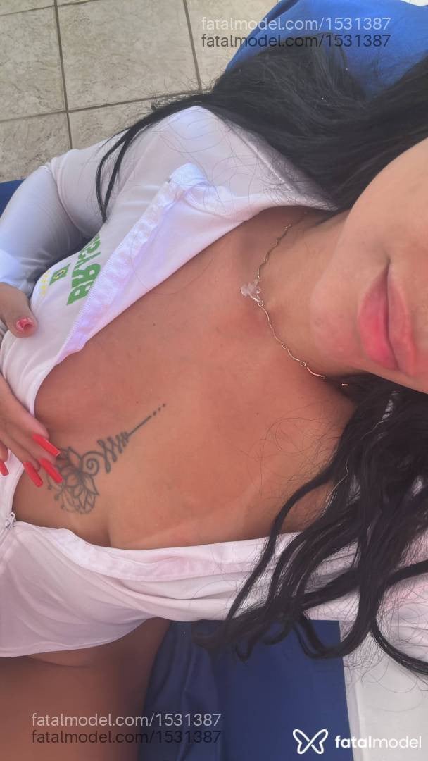 Acompanhante mulher morena (o) de olhos castanhos em Contagem - Maya