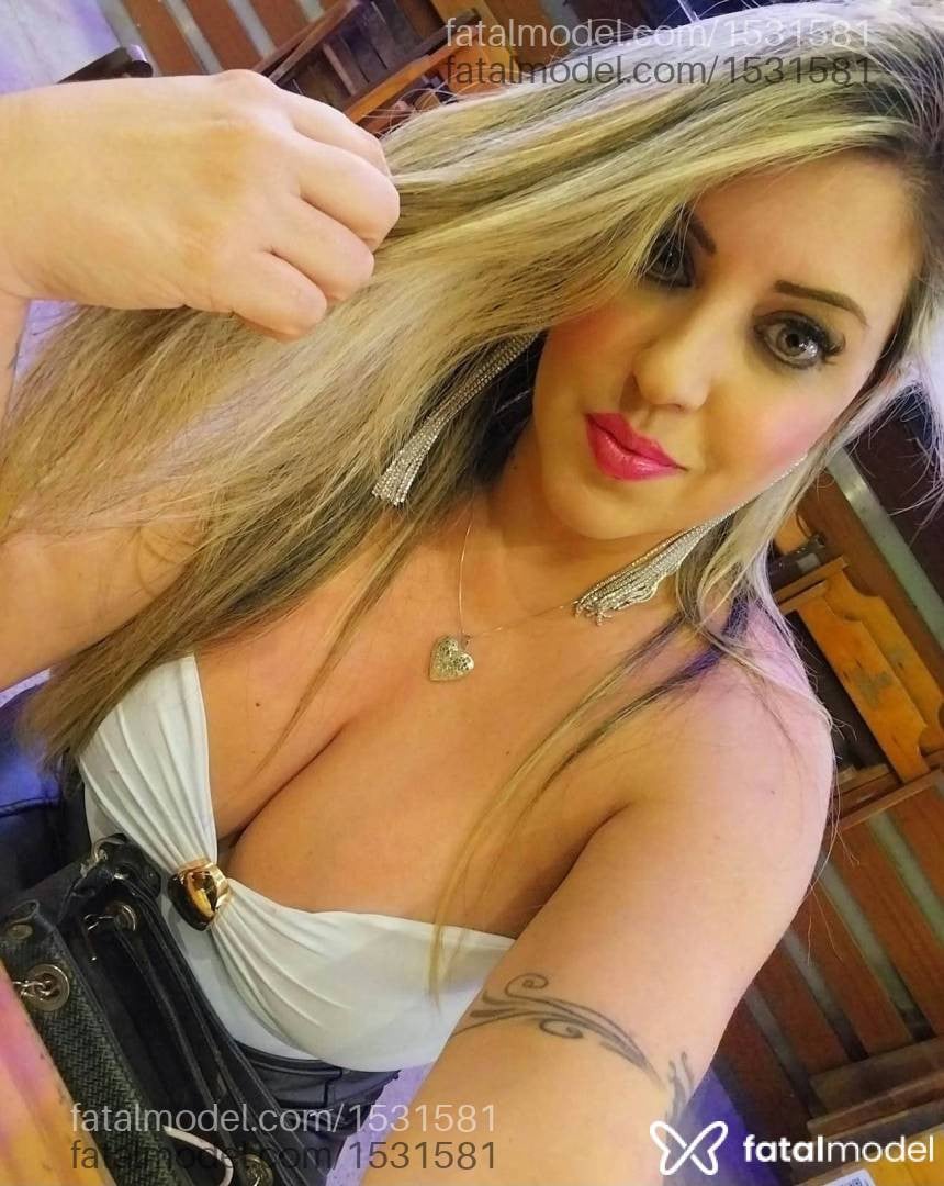 Acompanhante mulher loira (o) de olhos verdes - Katherine Maia
