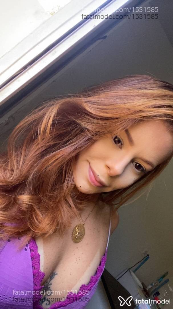Acompanhante mulher ruiva (o) de olhos castanhos - Aline
