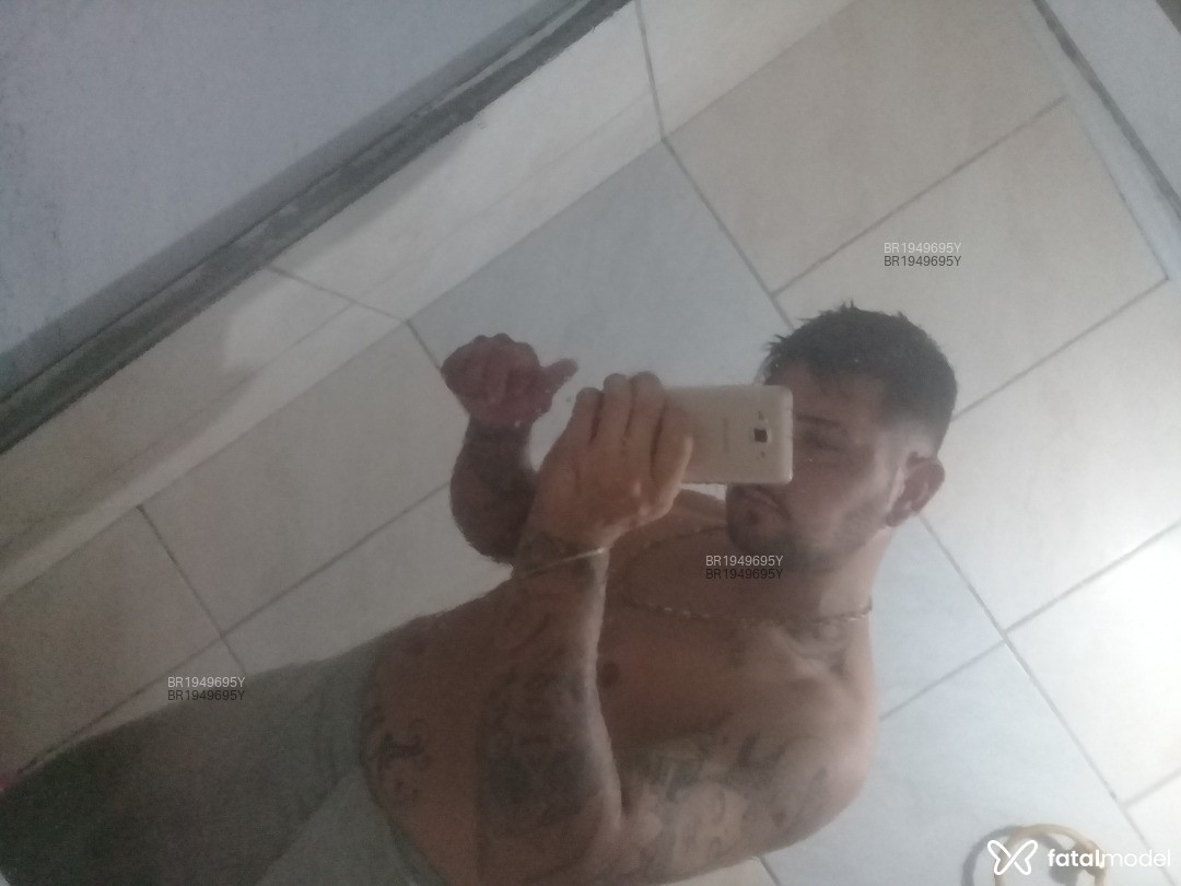 Acompanhante homem com cabelo castanho de olhos mel em Capão da Canoa Acompanhante homem com cabelo castanho de olhos mel em Capão da Canoa - Edu vsl