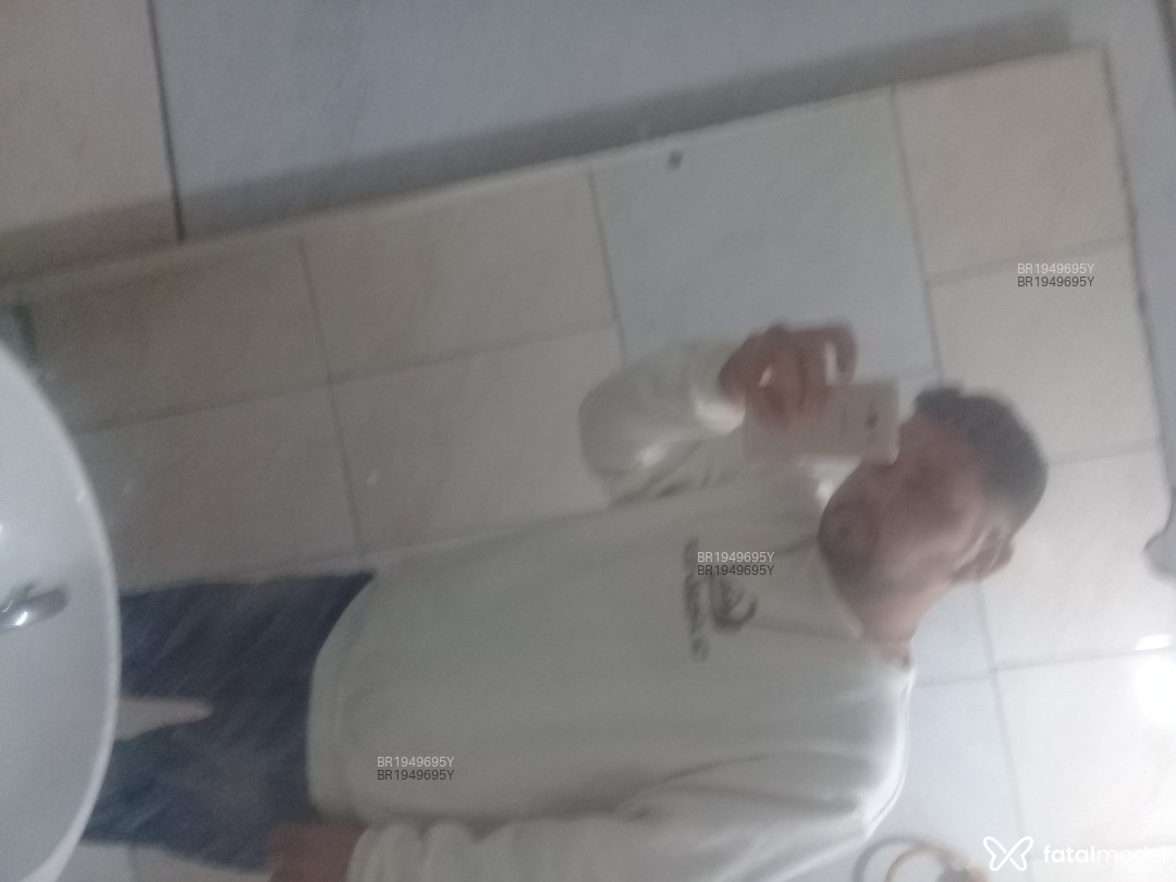Acompanhante homem com cabelo castanho de olhos mel em Capão da Canoa Acompanhante homem com cabelo castanho de olhos mel em Capão da Canoa - Edu vsl