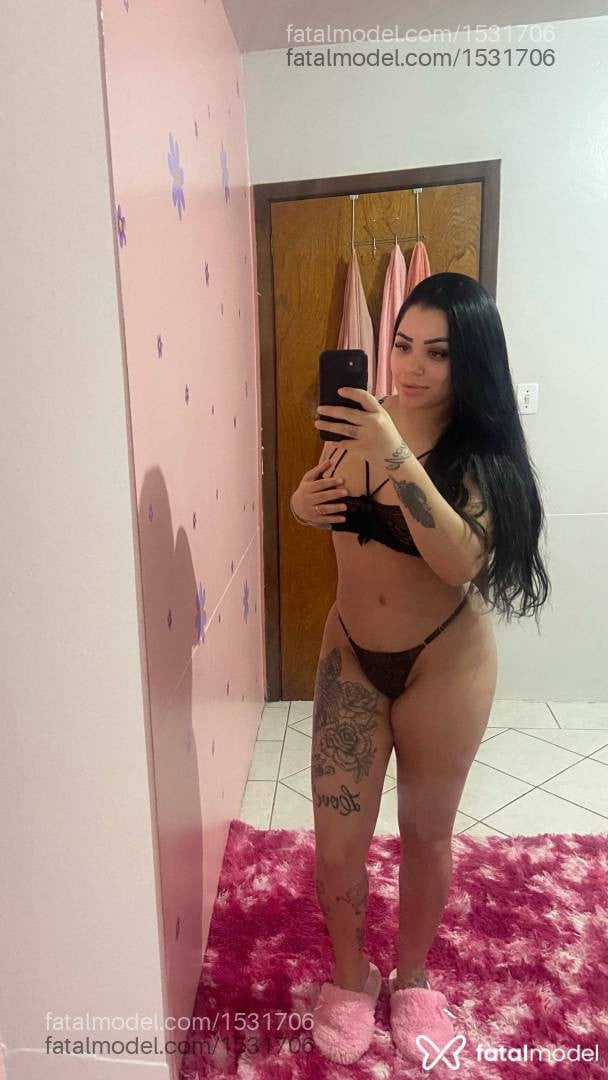 Acompanhante mulher com cabelo castanho de olhos castanhos - Manoela puzzuoli
