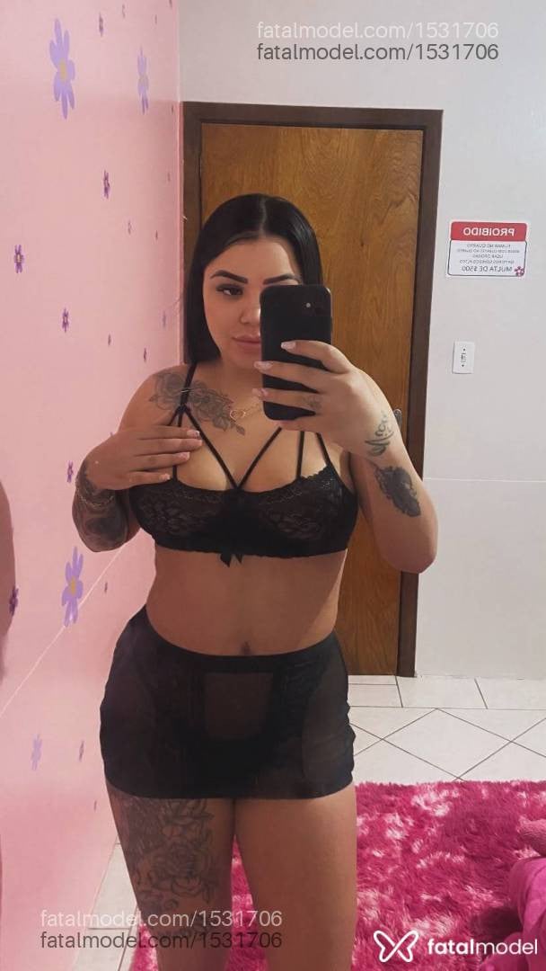 Acompanhante mulher com cabelo castanho de olhos castanhos - Manoela puzzuoli