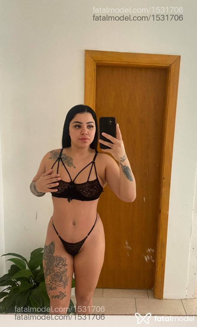 Acompanhante mulher com cabelo castanho de olhos castanhos - Manoela puzzuoli