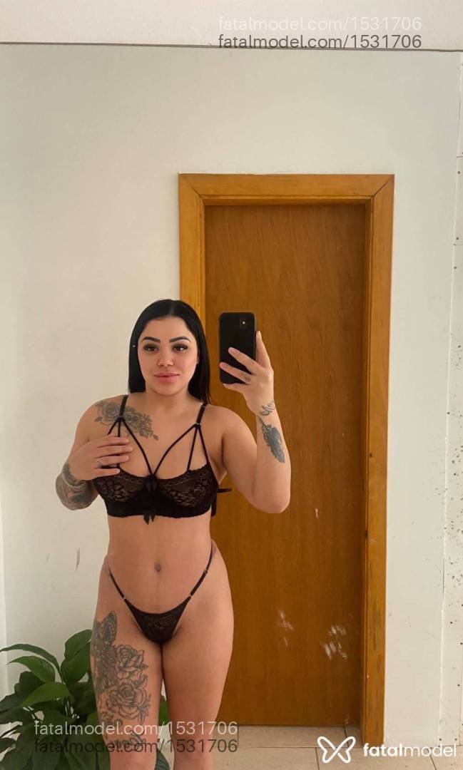 Acompanhante mulher com cabelo castanho de olhos castanhos - Manoela puzzuoli