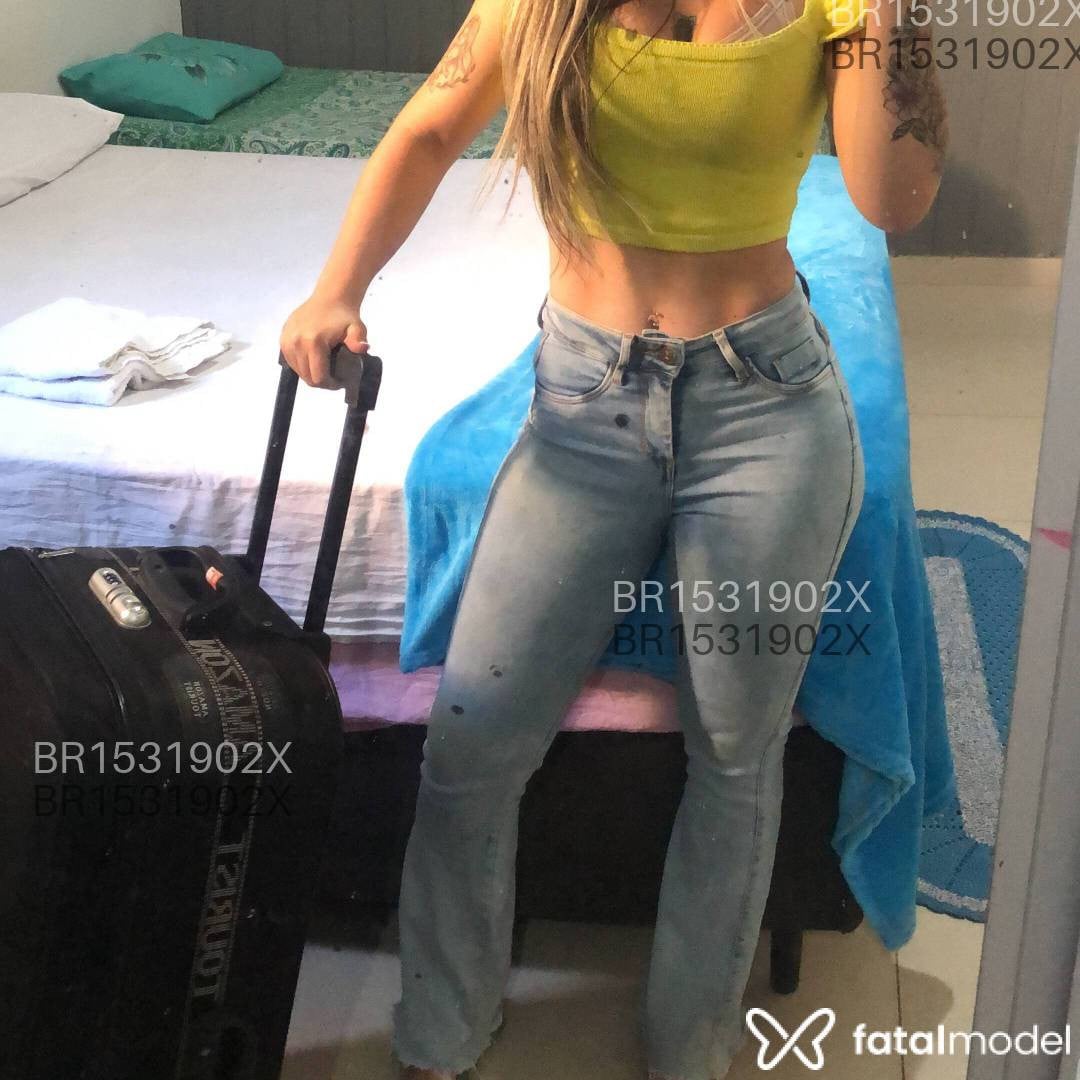 Acompanhante mulher loira (o) de olhos verdes em Vitória - Bella