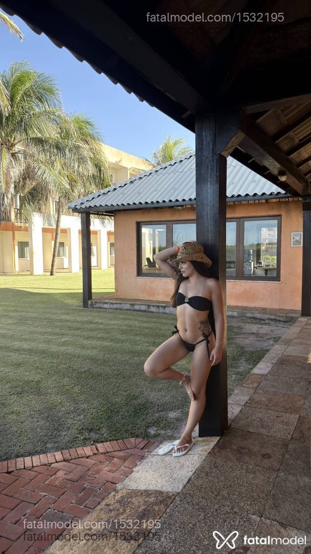 Acompanhante mulher com cabelo castanho de olhos castanhos em Navegantes - Camily