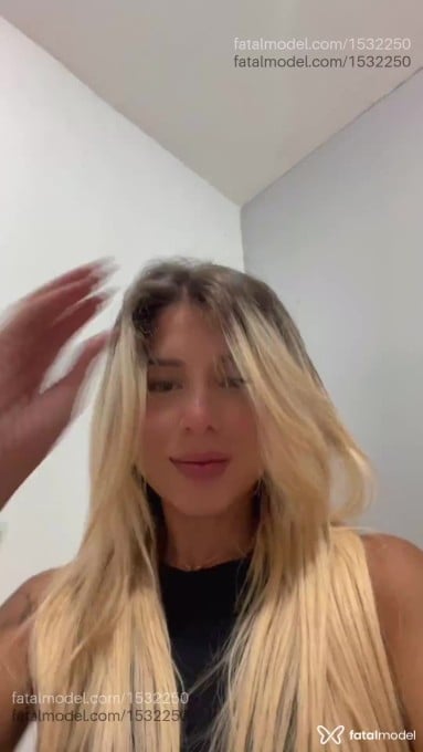 Acompanhante mulher loira (o) de olhos verdes - Maria Vitória Acompanhante mulher loira (o) de olhos verdes - Maria Vitória
