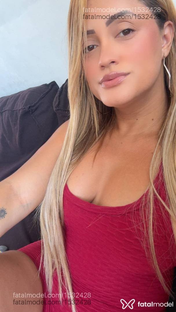 Acompanhante mulher loira (o) de olhos mel - Natty