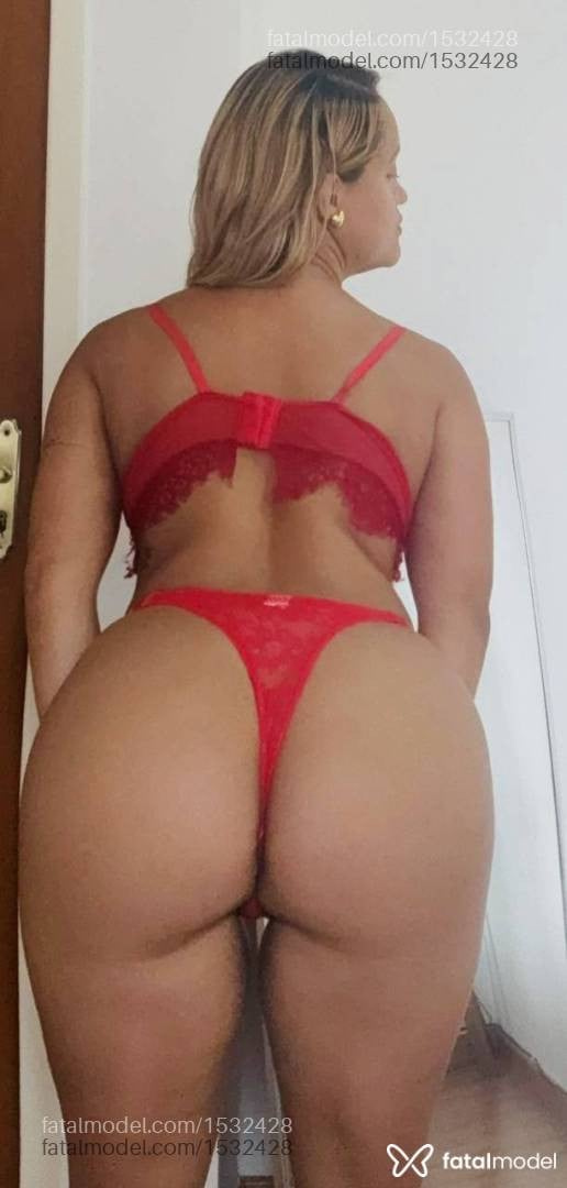 Acompanhante mulher loira (o) de olhos mel - Natty
