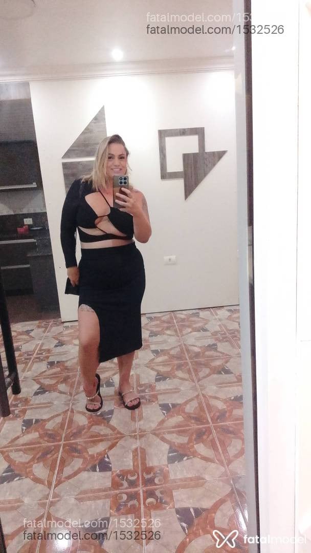 Acompanhante mulher loira (o) de olhos mel em Campo Largo - Julia