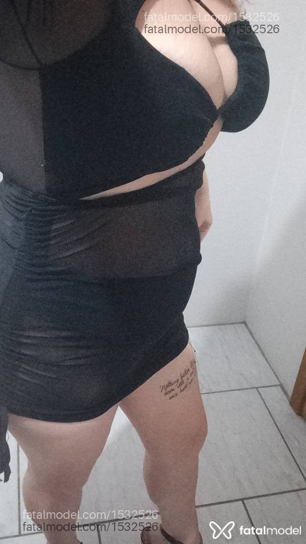 Acompanhante mulher loira (o) de olhos mel - Julia