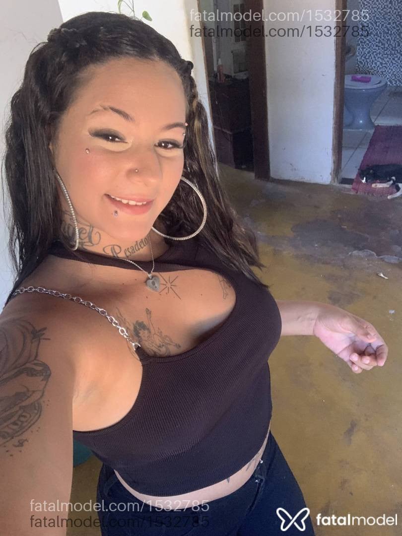Acompanhante mulher morena (o) de olhos castanhos - Katrina