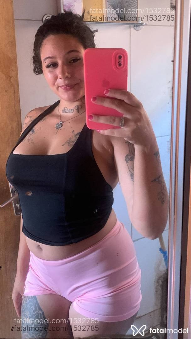 Acompanhante mulher morena (o) de olhos castanhos - Katrina
