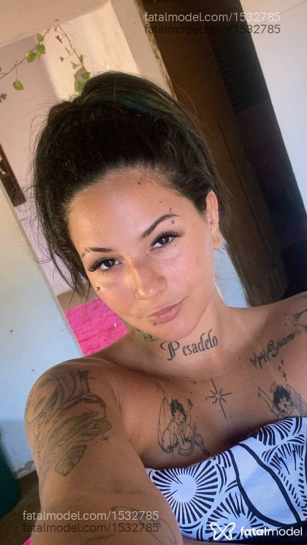 Acompanhante mulher morena (o) de olhos castanhos - Katrina