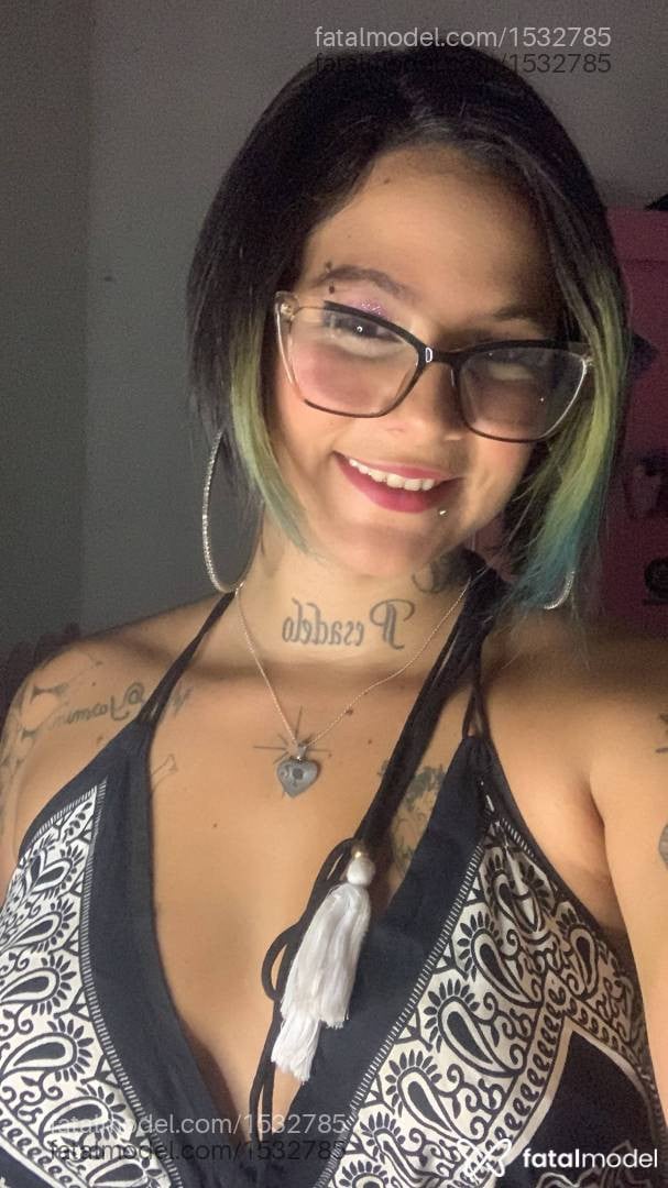 Acompanhante mulher morena (o) de olhos castanhos - Katrina