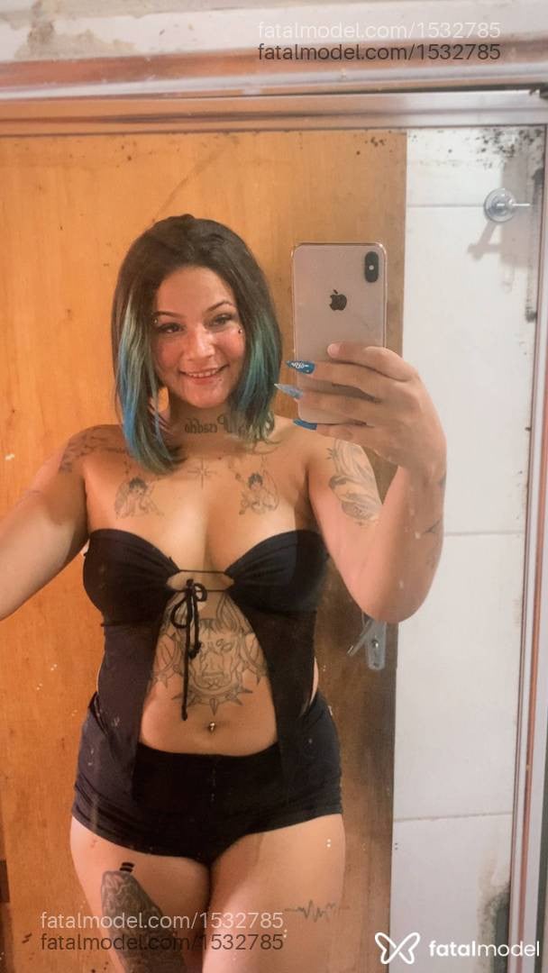 Acompanhante mulher morena (o) de olhos castanhos - Katrina