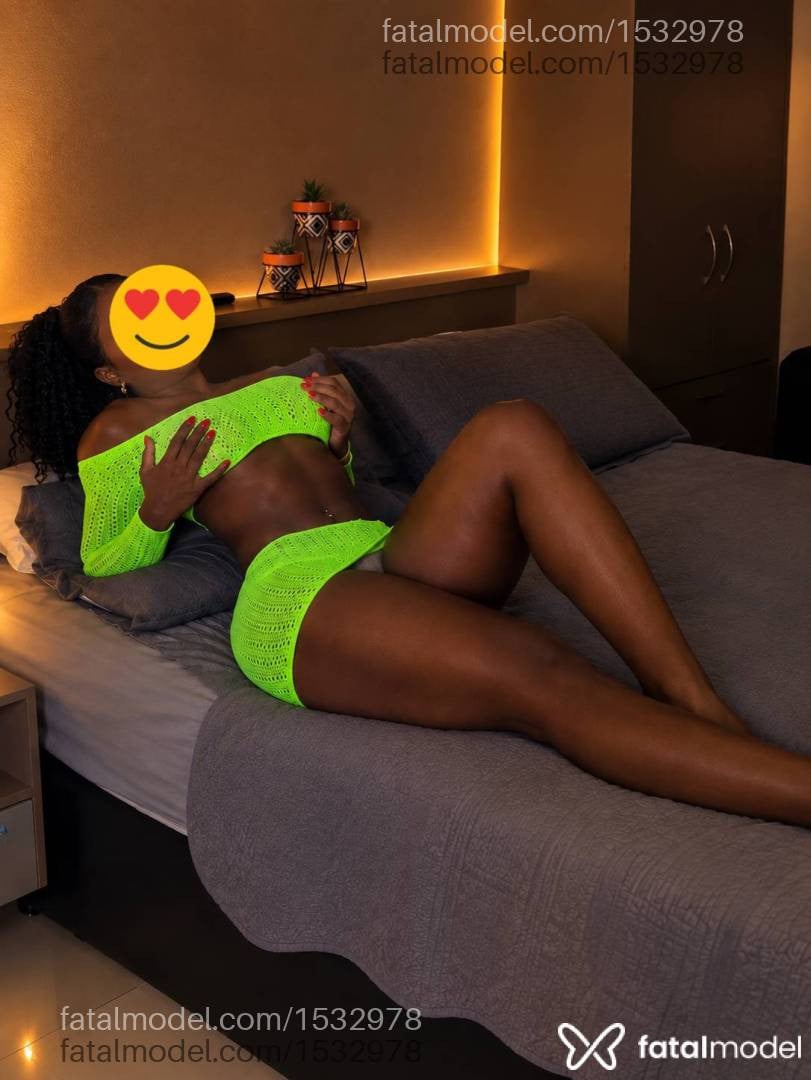 Acompanhante mulher morena (o) de olhos pretos - DESCUBRA